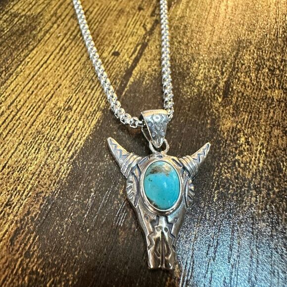 Boho Turquoise-Embellished Cow Skull Chain Necklace: 18" Sterling Silver Elegan - Picture 8 of 11
